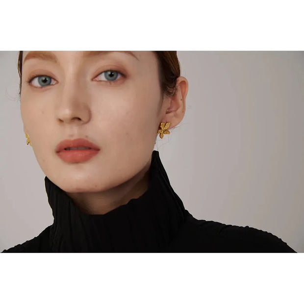 Golden Flower Stud Earrings Stainless Steel Metal Jewelry Simple Texture New Floral Modern Women Gift Fashion Waterproof Evry Jewelry