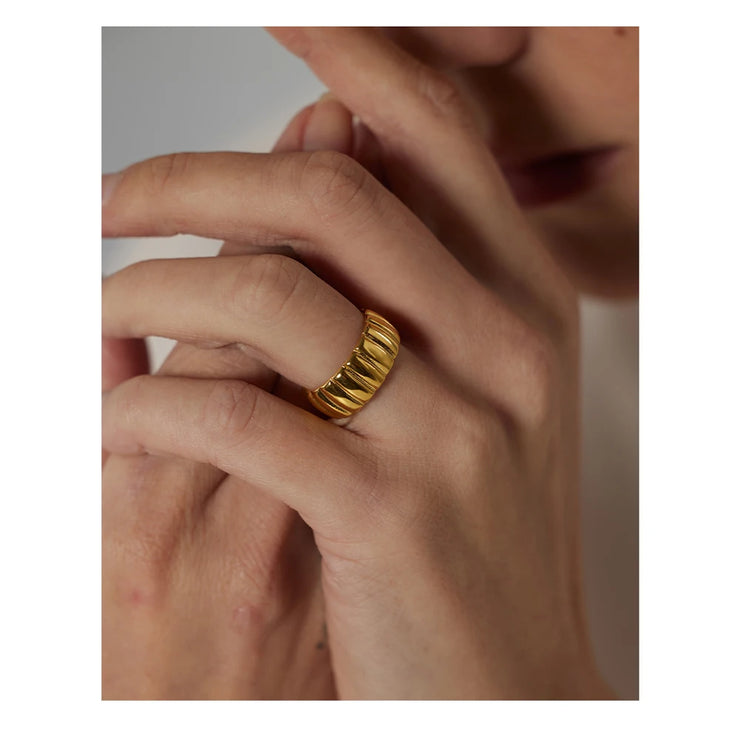 Statement Metal Round Ring