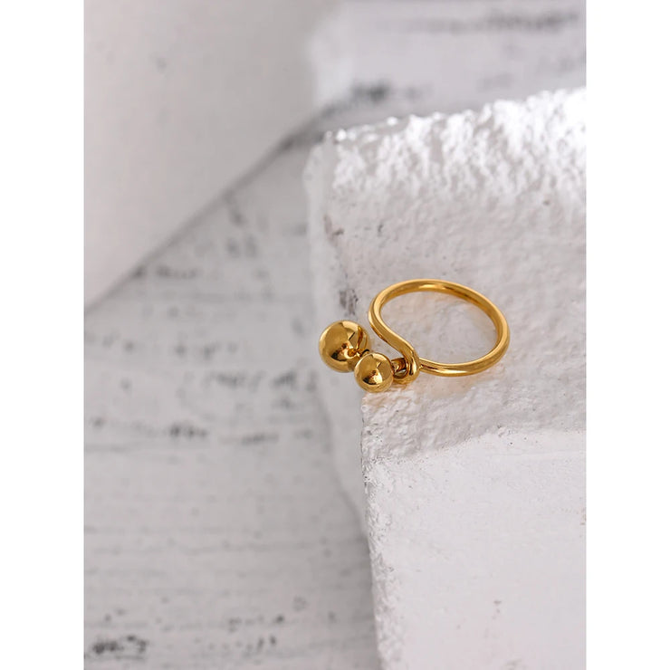 18 K Rope Round Ring