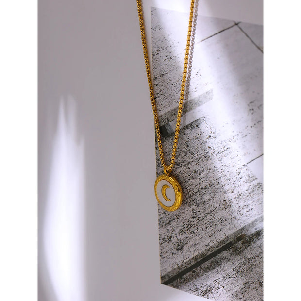 Moon Shell Collar Necklace