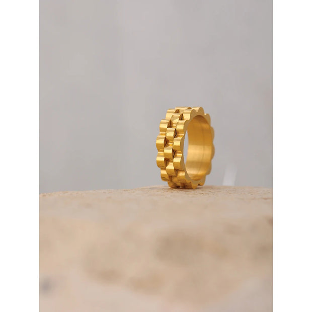 Golden Metal Texture Finger Ring