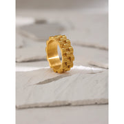 Golden Metal Texture Finger Ring