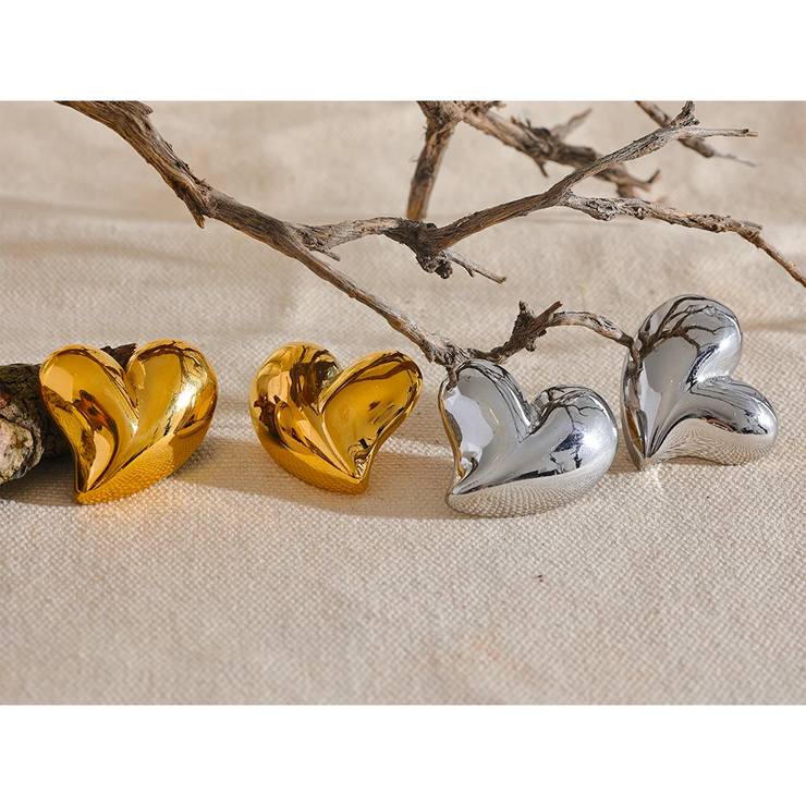 18K Gold Heart Studs