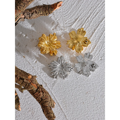 Stereoscopic Flower Golden Earrings