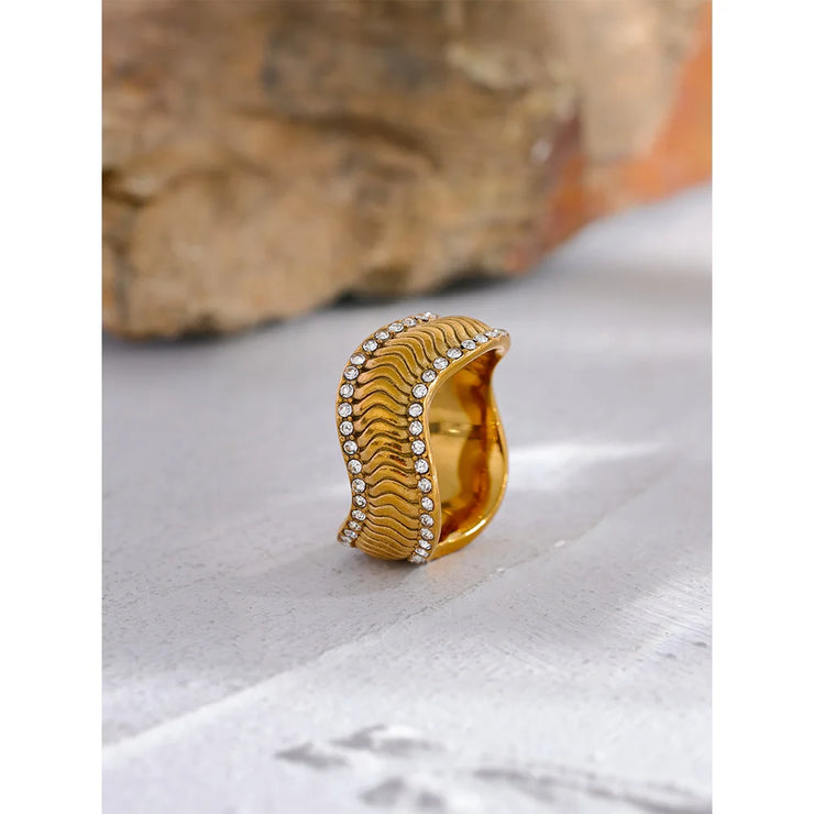 Shiny Cubic Zirconia Twisted Geometric Elegant Ring