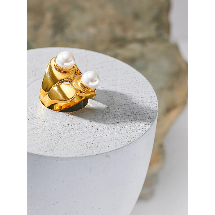 Shell Pearl Geometric  Golden Cast Ring