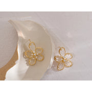 14K Gold Flower Stud Earrings