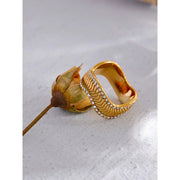 Shiny Cubic Zirconia Twisted Geometric Elegant Ring