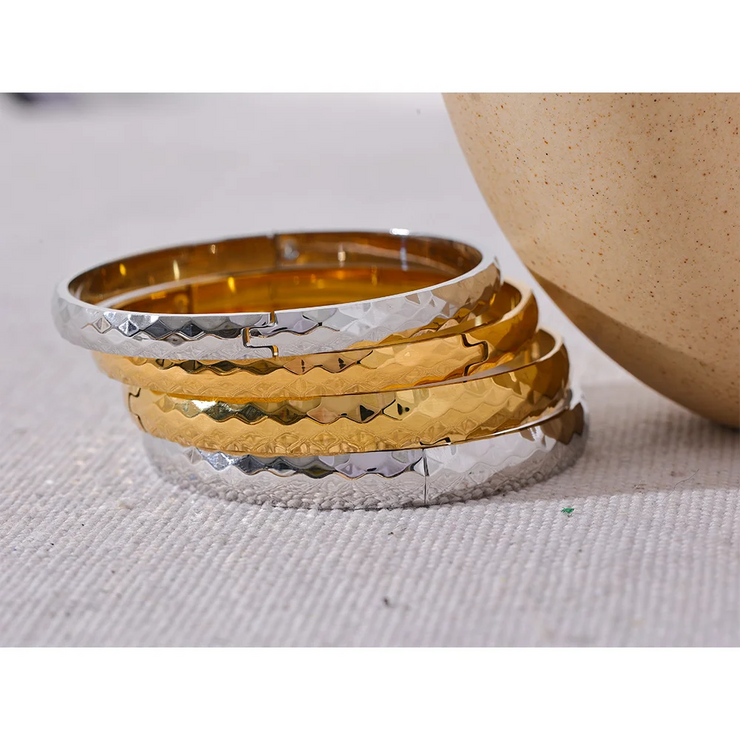 Textured Round Bracelet