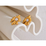 Vintage Imitation Pearls Flower Studs