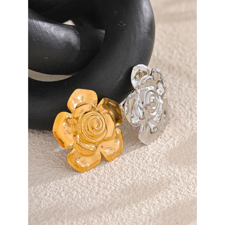 18K Gold Flower Brooch