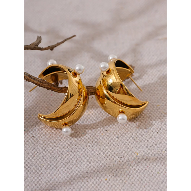 Chic Imitation Pearls Earrings