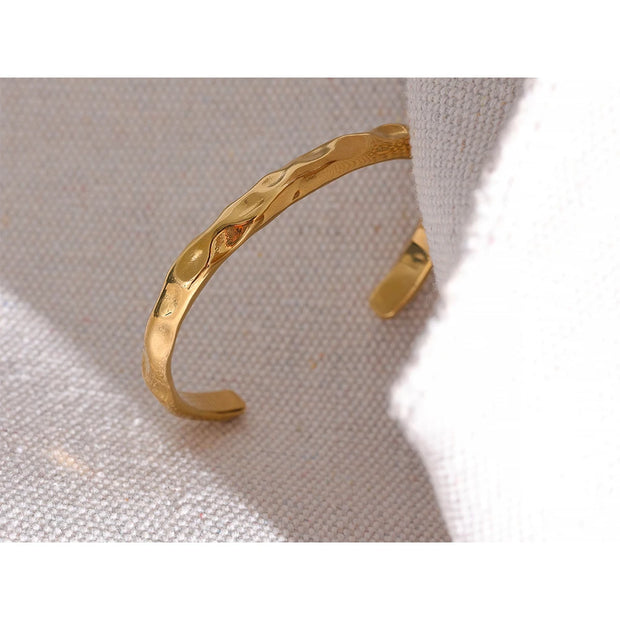 Minimalist Open Charm Gold Bracelet