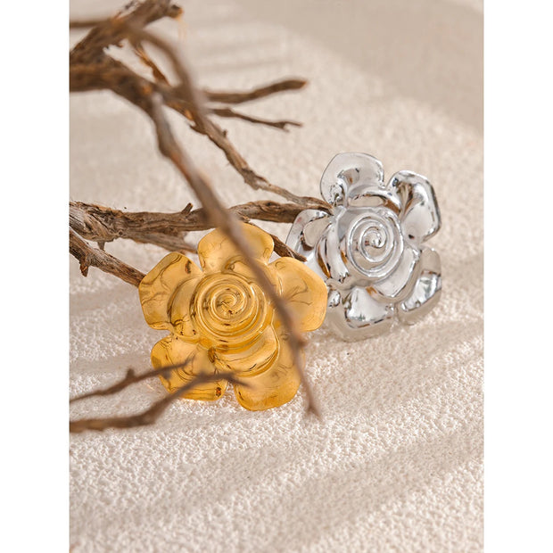 18K Gold Flower Brooch