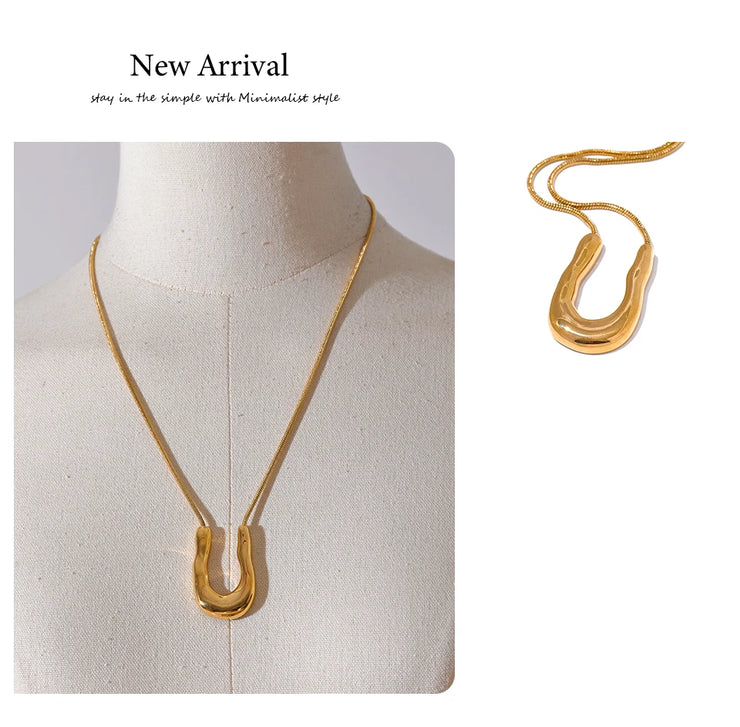 U-Shape gold pendant necklace