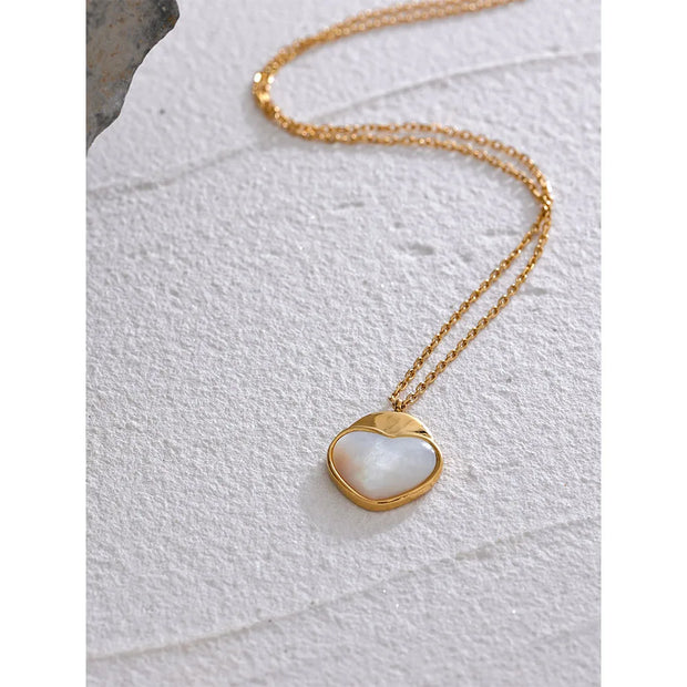 Shell Heart Pendant Necklace